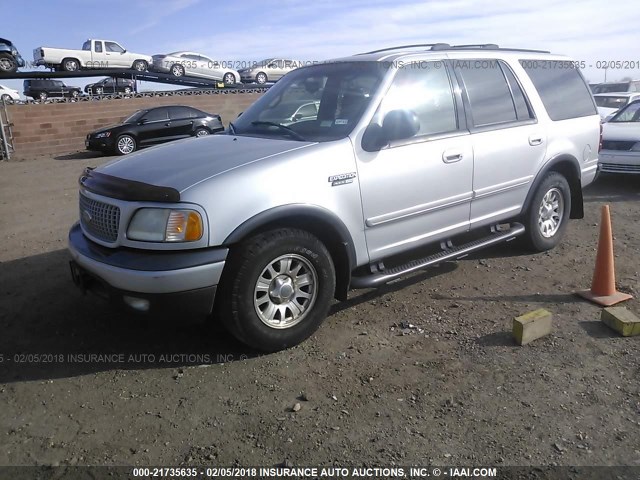 1FMRU15L0YLC08423 - 2000 FORD EXPEDITION XLT 银色 照片 2
