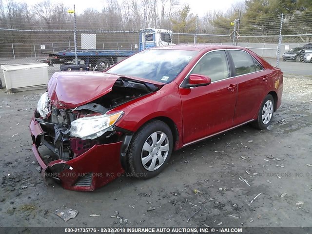 4T1BF1FK3DU655379 - 2013 TOYOTA CAMRY L/SE/LE/XLE წითელი ფოტო 2