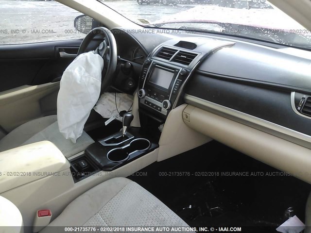 4T1BF1FK3DU655379 - 2013 TOYOTA CAMRY L/SE/LE/XLE წითელი ფოტო 5