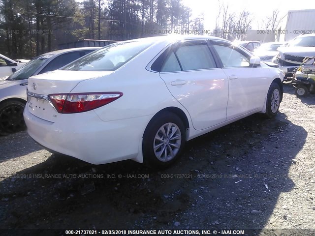 4T1BF1FK4FU486010 - 2015 TOYOTA CAMRY LE/XLE/SE/XSE Blanc photo 4