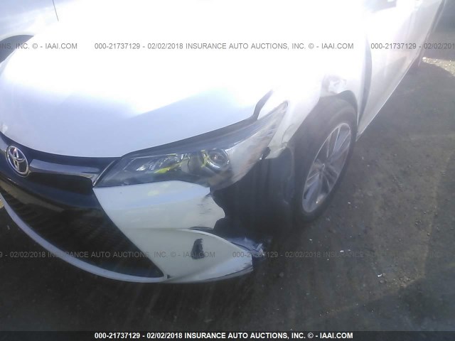 4T1BF1FK2HU294796 - 2017 TOYOTA CAMRY LE/XLE/SE/XSE WHITE photo 6
