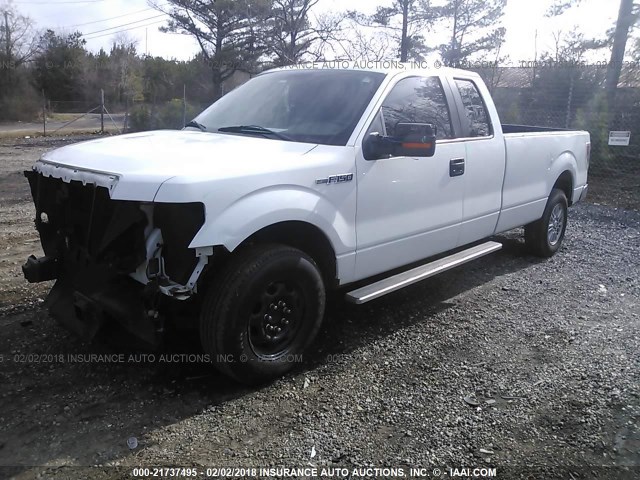 1FTVX1CFXBKD12583 - 2011 FORD F150 SUPER CAB WHITE photo 2