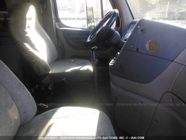 1FUJGLDR8ASAH9246 - 2010 FREIGHTLINER CASCADIA 125  GREEN photo 5