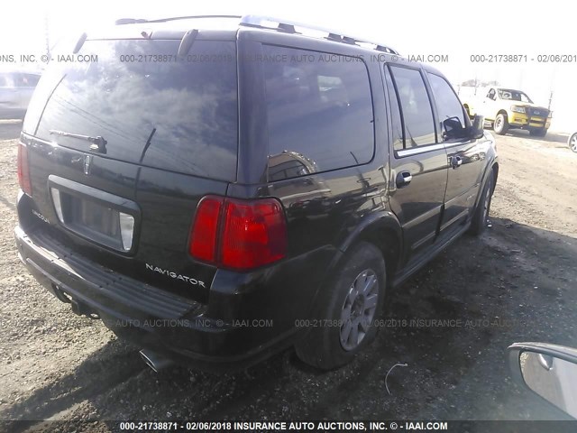 5LMFU28R54LJ19365 - 2004 LINCOLN NAVIGATOR შავი ფოტო 4