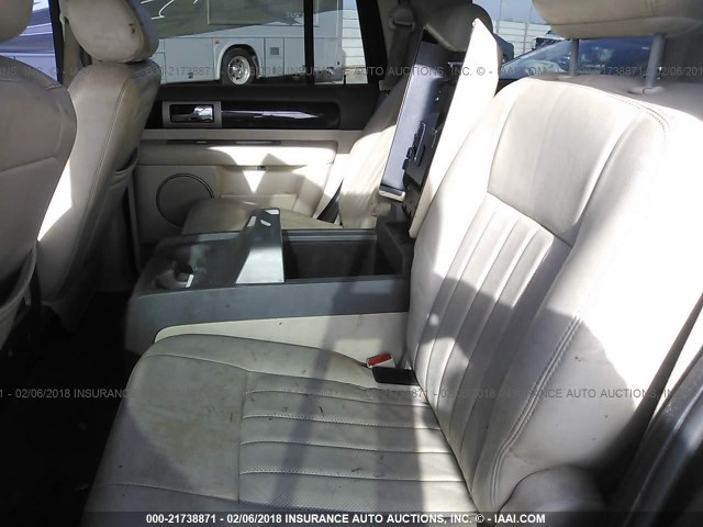 5LMFU28R54LJ19365 - 2004 LINCOLN NAVIGATOR შავი ფოტო 8