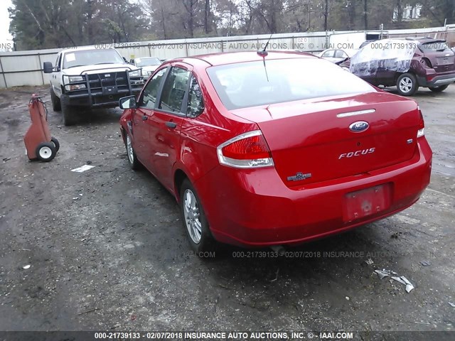 1FAHP35N78W265047 - 2008 FORD FOCUS SE/SEL/SES RED photo 3