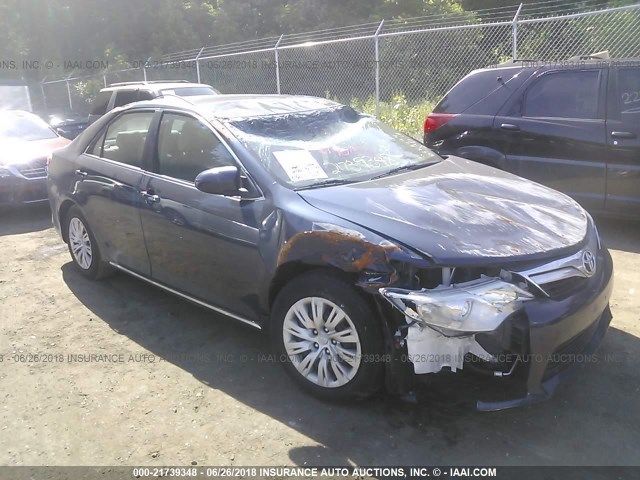 4T4BF1FKXER431078 - 2014 TOYOTA CAMRY L/SE/LE/XLE 深蓝色 照片 1