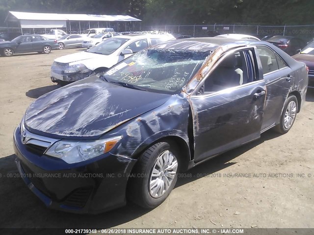 4T4BF1FKXER431078 - 2014 TOYOTA CAMRY L/SE/LE/XLE 深蓝色 照片 2