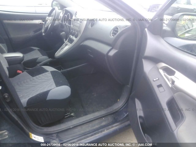 2T1KU4EE2AC255037 - 2010 TOYOTA COROLLA MATRIX  BLUE photo 5