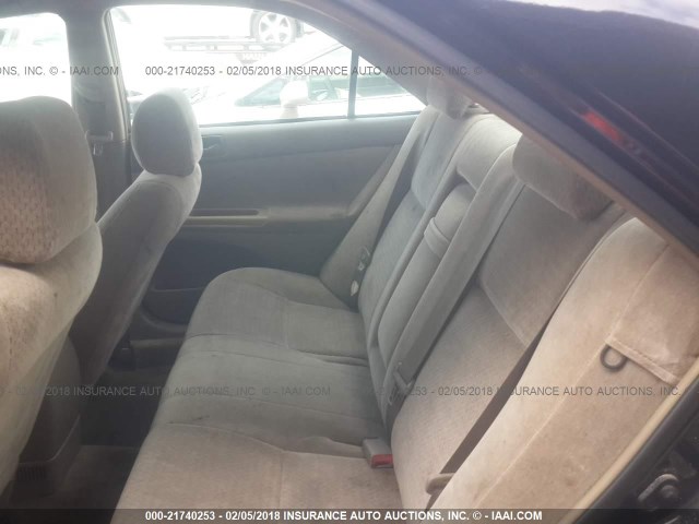 4T1BF32K22U018577 - 2002 TOYOTA CAMRY LE/XLE/SE BLACK photo 8