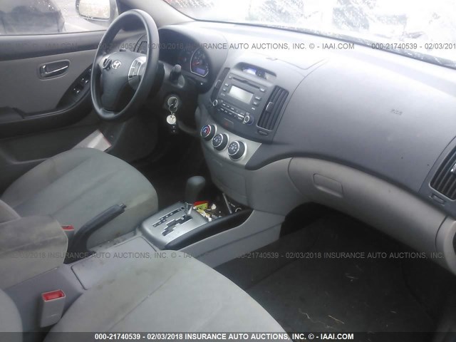 KMHDU4AD0AU053933 - 2010 HYUNDAI ELANTRA BLUE/GLS/SE GRAY photo 5