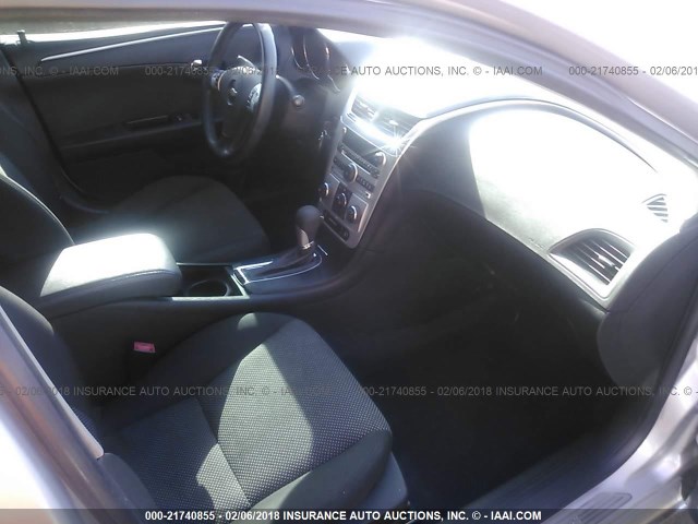 1G1ZC5E05CF256178 - 2012 CHEVROLET MALIBU 1LT ვერცხლისფერი ფოტო 5