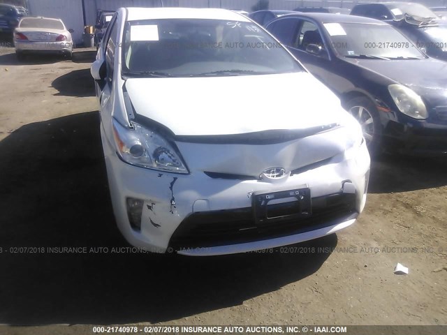 JTDKN3DU9F1944178 - 2015 TOYOTA PRIUS WHITE photo 6