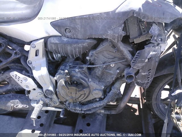 JYARM06E7HA012047 - 2017 YAMAHA FZ07 SILVER photo 8