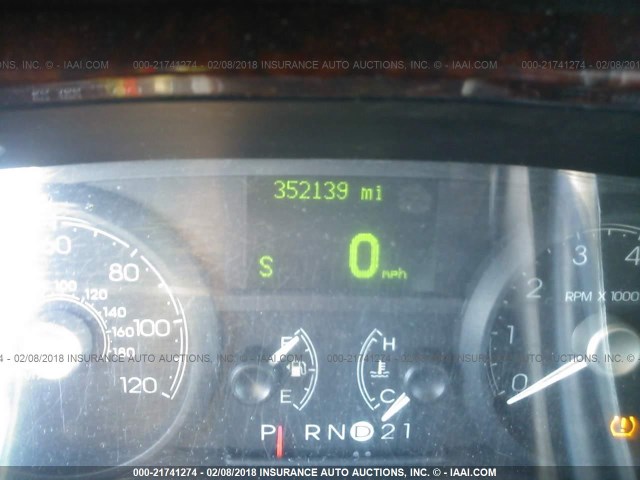 2LNHM84W68X648469 - 2008 LINCOLN TOWN CAR EXECUTIVE L BLACK photo 7