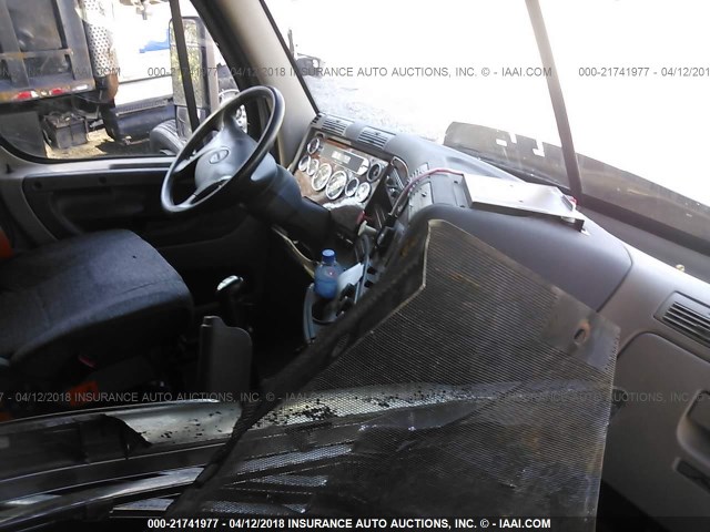 3AKJGLDR5DSBV2838 - 2013 FREIGHTLINER CASCADIA 125  Unknown photo 5