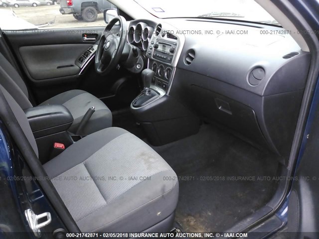 2T1KR32E05C492051 - 2005 TOYOTA COROLLA MATRIX XR Dark Blue photo 5
