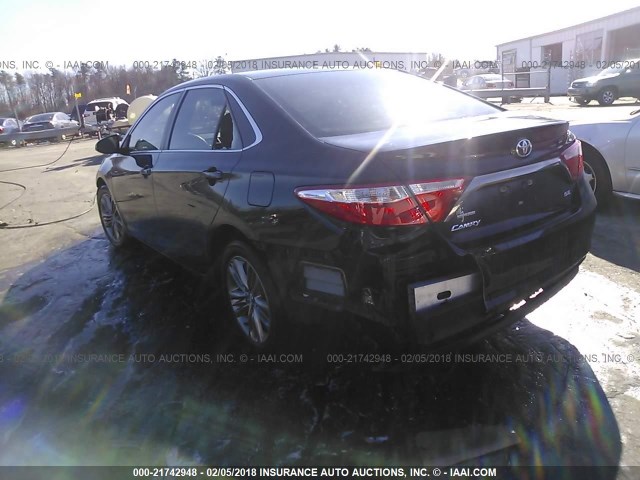 4T1BF1FKXGU192676 - 2016 TOYOTA CAMRY LE/XLE/SE/XSE Schwarz Foto 3