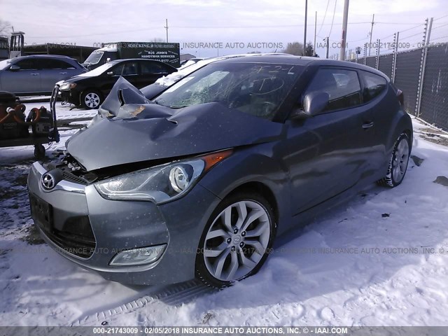 KMHTC6AD5CU023131 - 2012 HYUNDAI VELOSTER SILVER photo 2