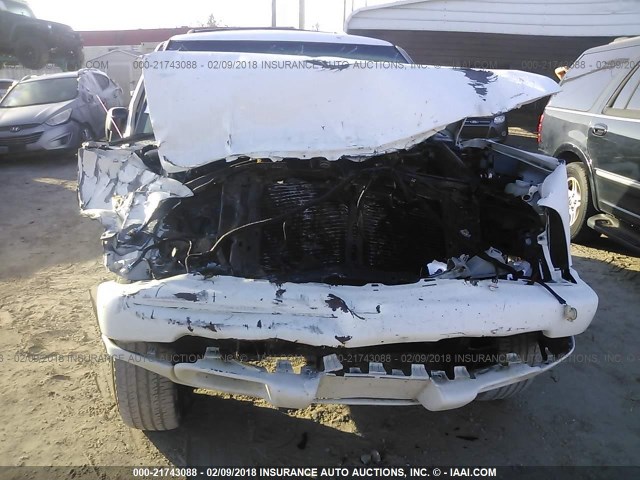 1GNCS18W32K230488 - 2002 CHEVROLET BLAZER WHITE photo 6