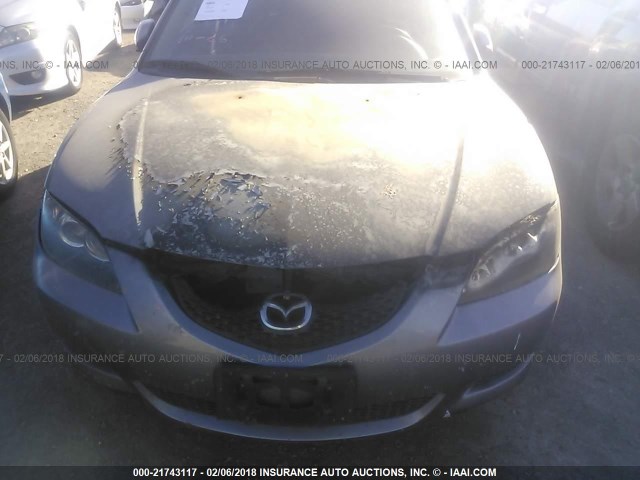 JM1BK12F361427086 - 2006 MAZDA 3 I GRAY photo 6