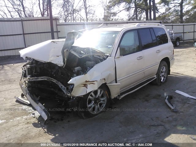 JTJHT00W443540631 - 2004 LEXUS LX 470 WHITE photo 2