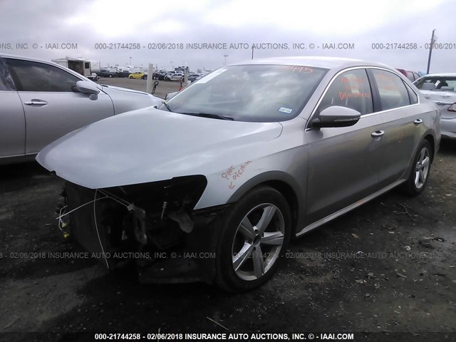 1VWBH7A39CC067117 - 2012 VOLKSWAGEN PASSAT SE GRAY photo 2