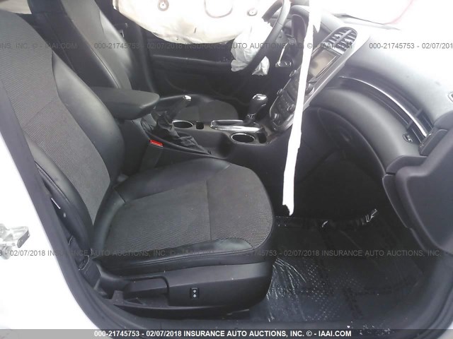 1G11C5SL1FF141710 - 2015 CHEVROLET MALIBU 1LT WHITE photo 5