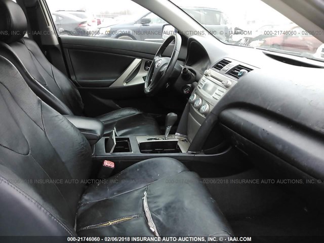 4T1BE46KX9U300589 - 2009 TOYOTA CAMRY SE/LE/XLE BLUE photo 5