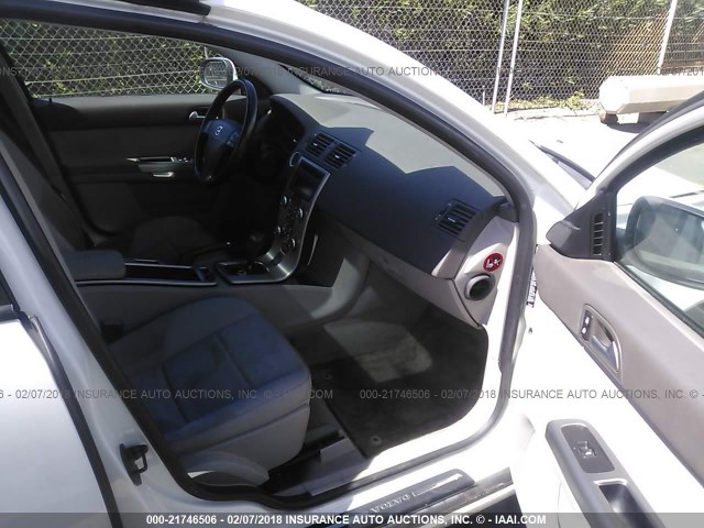 YV1MW382092473366 - 2009 VOLVO V50 2.4I WHITE photo 5