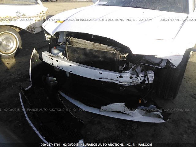 2B3CL3CG2BH518710 - 2011 DODGE CHARGER WHITE photo 6