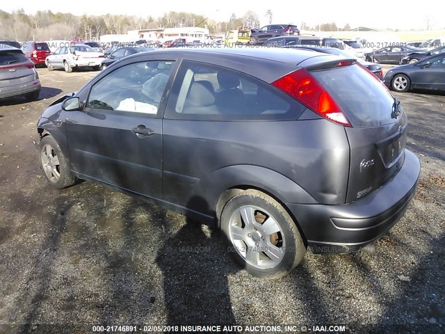 3FAFP31393R192920 - 2003 FORD FOCUS ZX3 GRAY photo 3