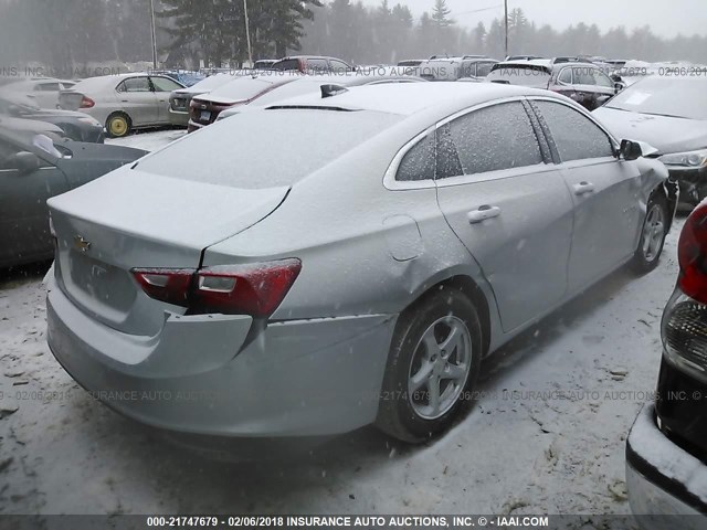 1G1ZB5ST2HF168939 - 2017 CHEVROLET MALIBU LS 银色 照片 4