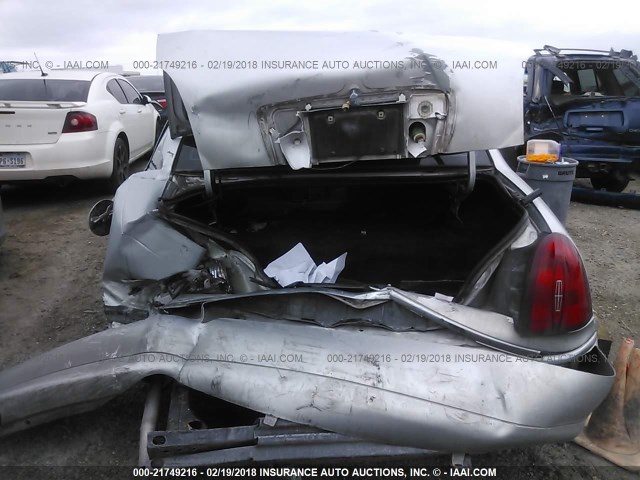 1LNHM81W2YY819190 - 2000 LINCOLN TOWN CAR EXECUTIVE SILVER photo 6