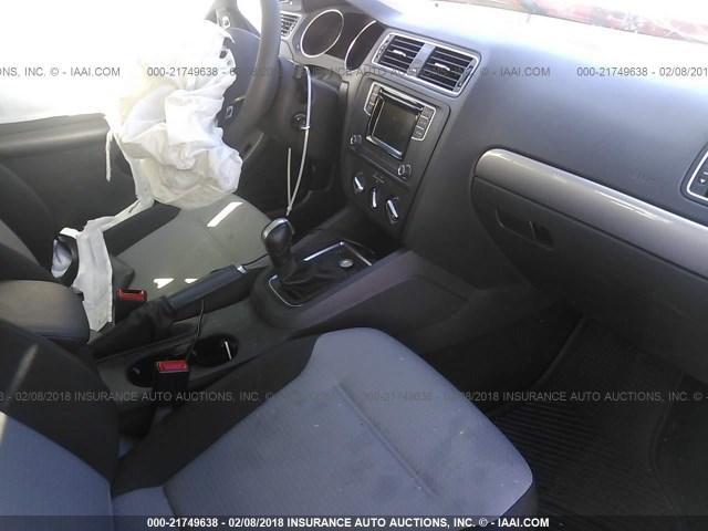 3VW2B7AJ9HM229852 - 2017 VOLKSWAGEN JETTA S 红色 照片 5