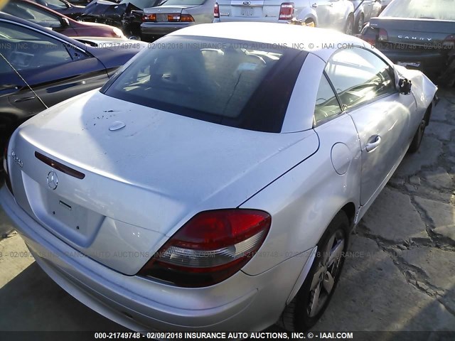 WDBWK54F56F102415 - 2006 MERCEDES-BENZ SLK 280 SILVER photo 4