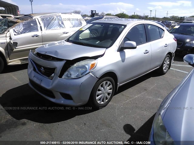 3N1CN7AP8CL883570 - 2012 NISSAN VERSA S/SV/SL SILVER photo 2