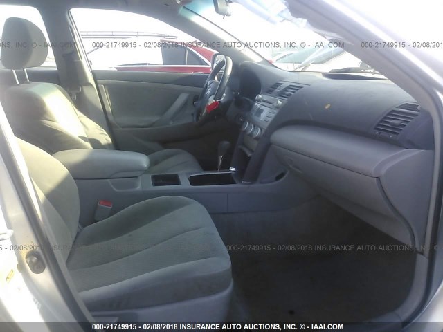 4T1BE46K38U201031 - 2008 TOYOTA CAMRY CE/LE/XLE/SE SILVER photo 5