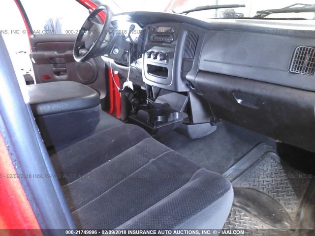 3D7KU28D44G195754 - 2004 DODGE RAM 2500 ST/SLT 红色 照片 5