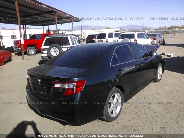 4T1BF1FK5CU574575 - 2012 TOYOTA CAMRY SE/LE/XLE BLACK photo 4
