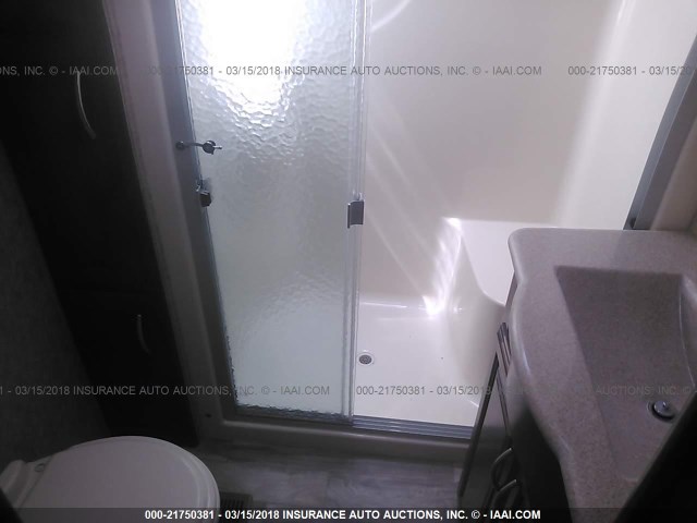 5ZT3SN3B2HG702677 - 2017 FOREST RIVER SANIBEL 380  奶油色 照片 10