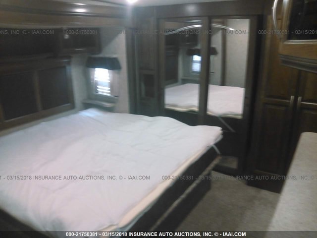 5ZT3SN3B2HG702677 - 2017 FOREST RIVER SANIBEL 380  奶油色 照片 5