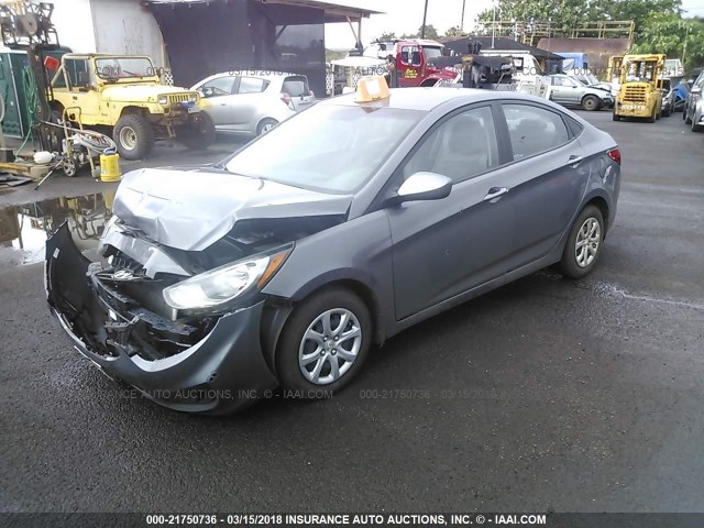 KMHCT4AE3DU558568 - 2013 HYUNDAI ACCENT GLS/GS GRAY photo 2