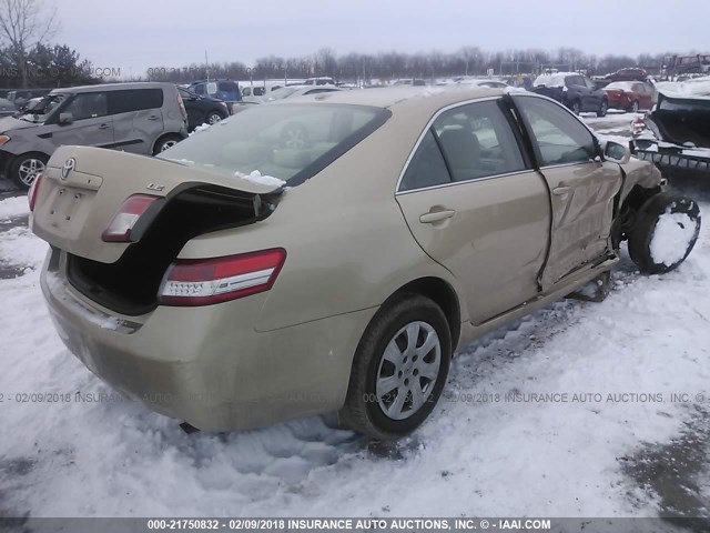4T1BF3EK4BU649293 - 2011 TOYOTA CAMRY SE/LE/XLE Золотой фото 4