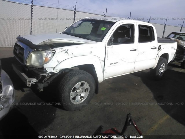 5TELU42N17Z454771 - 2007 TOYOTA TACOMA DOUBLE CAB თეთრი ფოტო 2