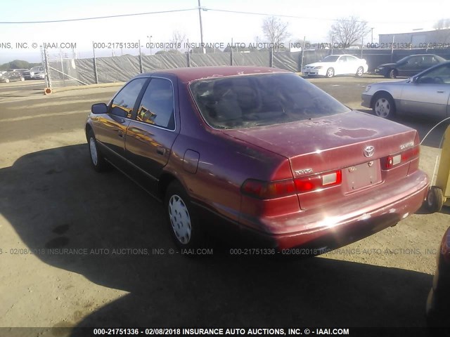 JT2BG22K7V0084641 - 1997 TOYOTA CAMRY LE/XLE BURGUNDY photo 3