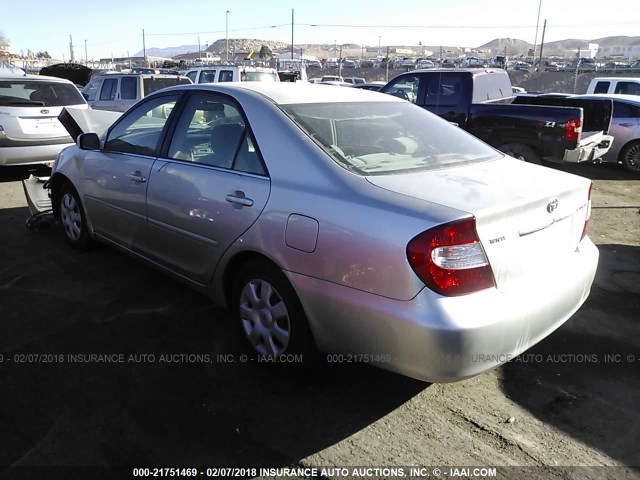 4T1BE32K32U042793 - 2002 TOYOTA CAMRY LE/XLE/SE 银色 照片 3