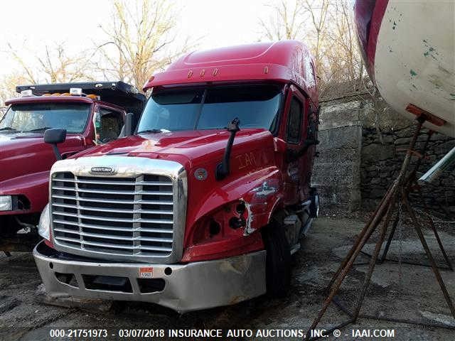 1FUJGLD66GLHU8613 - 2016 FREIGHTLINER CASCADIA 125  RED photo 2