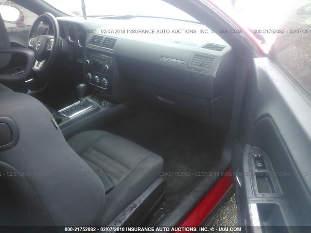 2C3CDYAGXDH500653 - 2013 DODGE CHALLENGER SXT RED photo 5