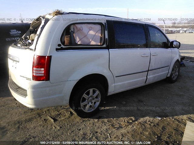 2A4RR5D15AR450533 - 2010 CHRYSLER TOWN & COUNTRY TOURING WHITE photo 4